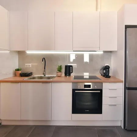 Ledio's House Apartment