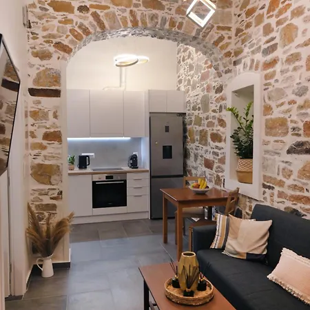 Ledio's House Ermoupoli